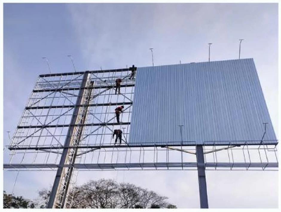 Billboard steel structure installation